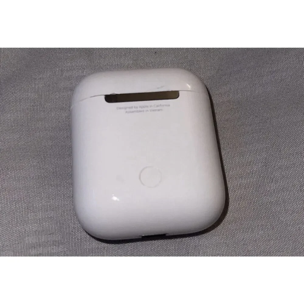 Apple White Wireless Earbuds Charging Case